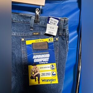 Brand new with tags Men’s Relaxed fit Wranglers Sz 38 x 36